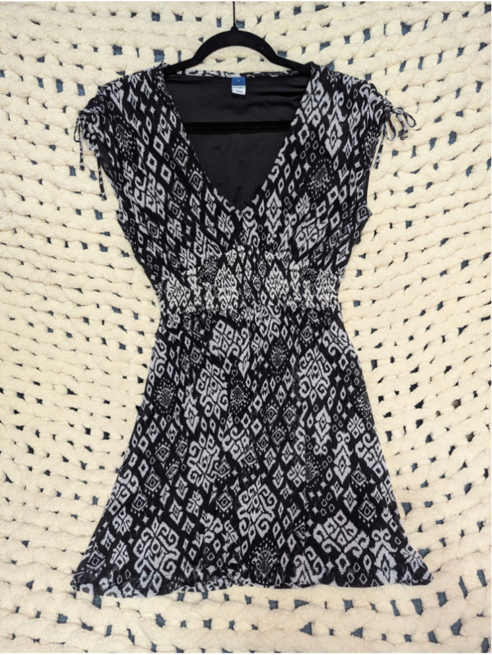 Old Navy Women's Small Black White Ikat V-Neck Smocked Waist Dress Boho